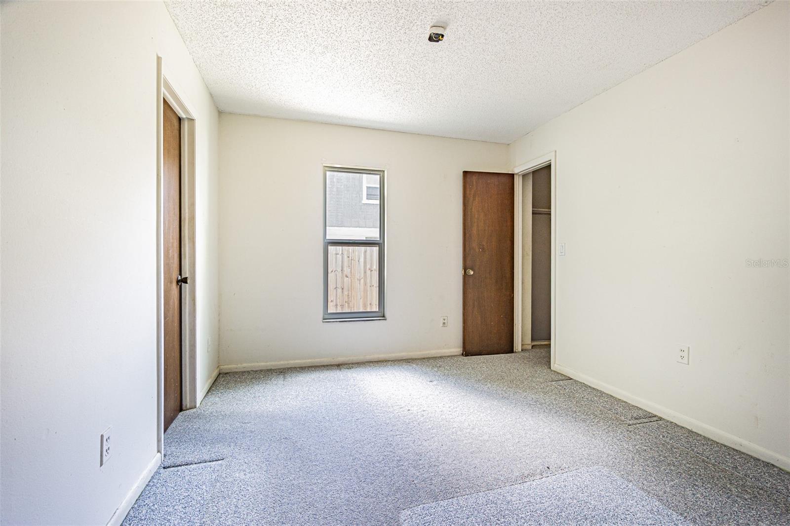 18425 SWAN LAKE DR — photo 32