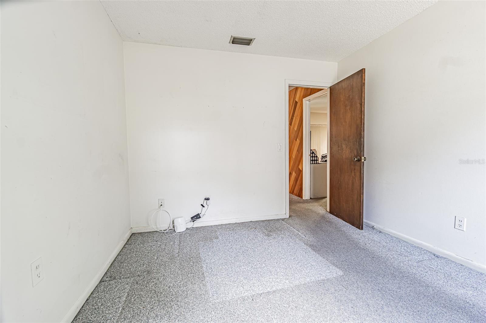 18425 SWAN LAKE DR — photo 33
