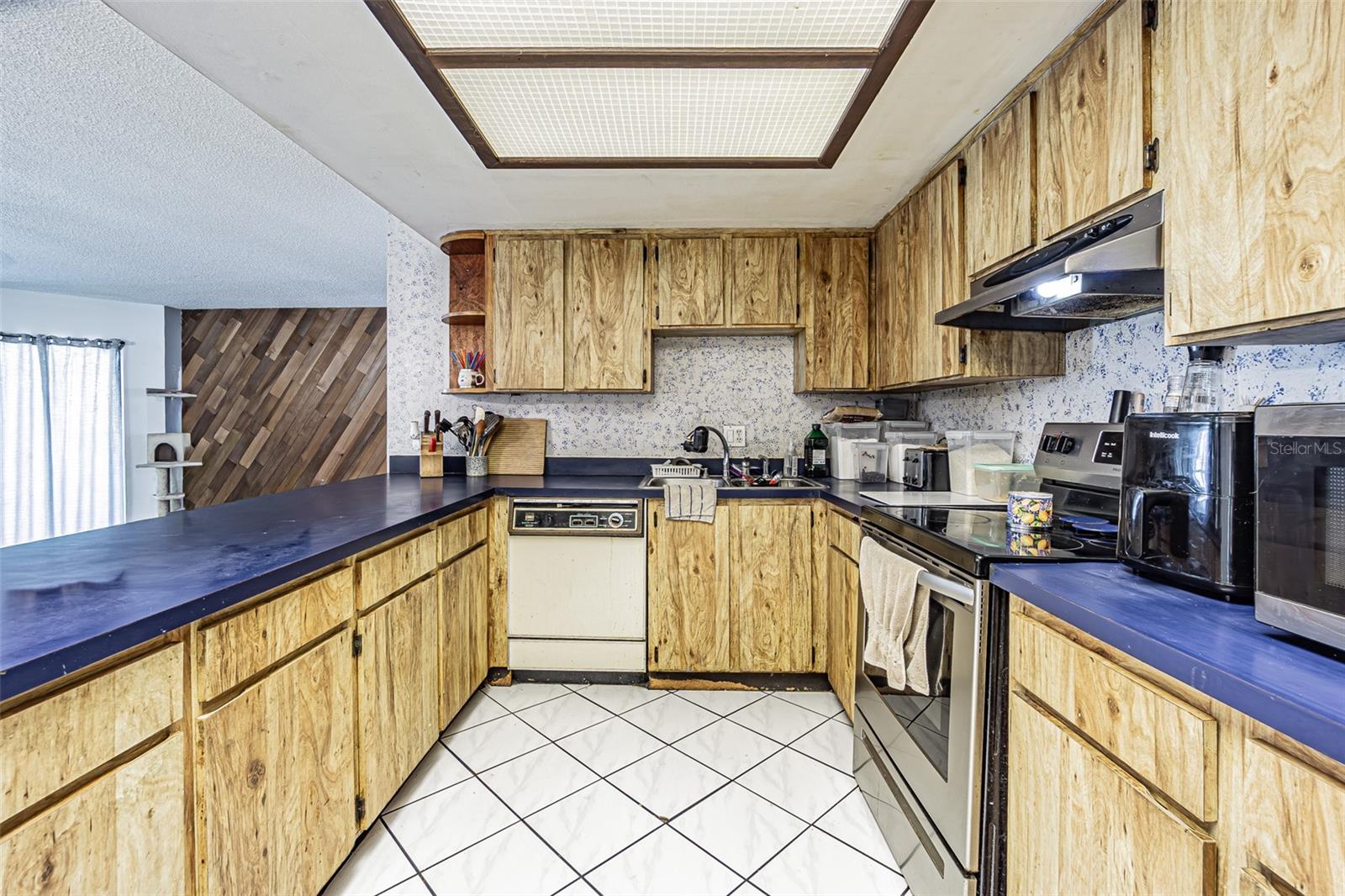 18425 SWAN LAKE DR — photo 20
