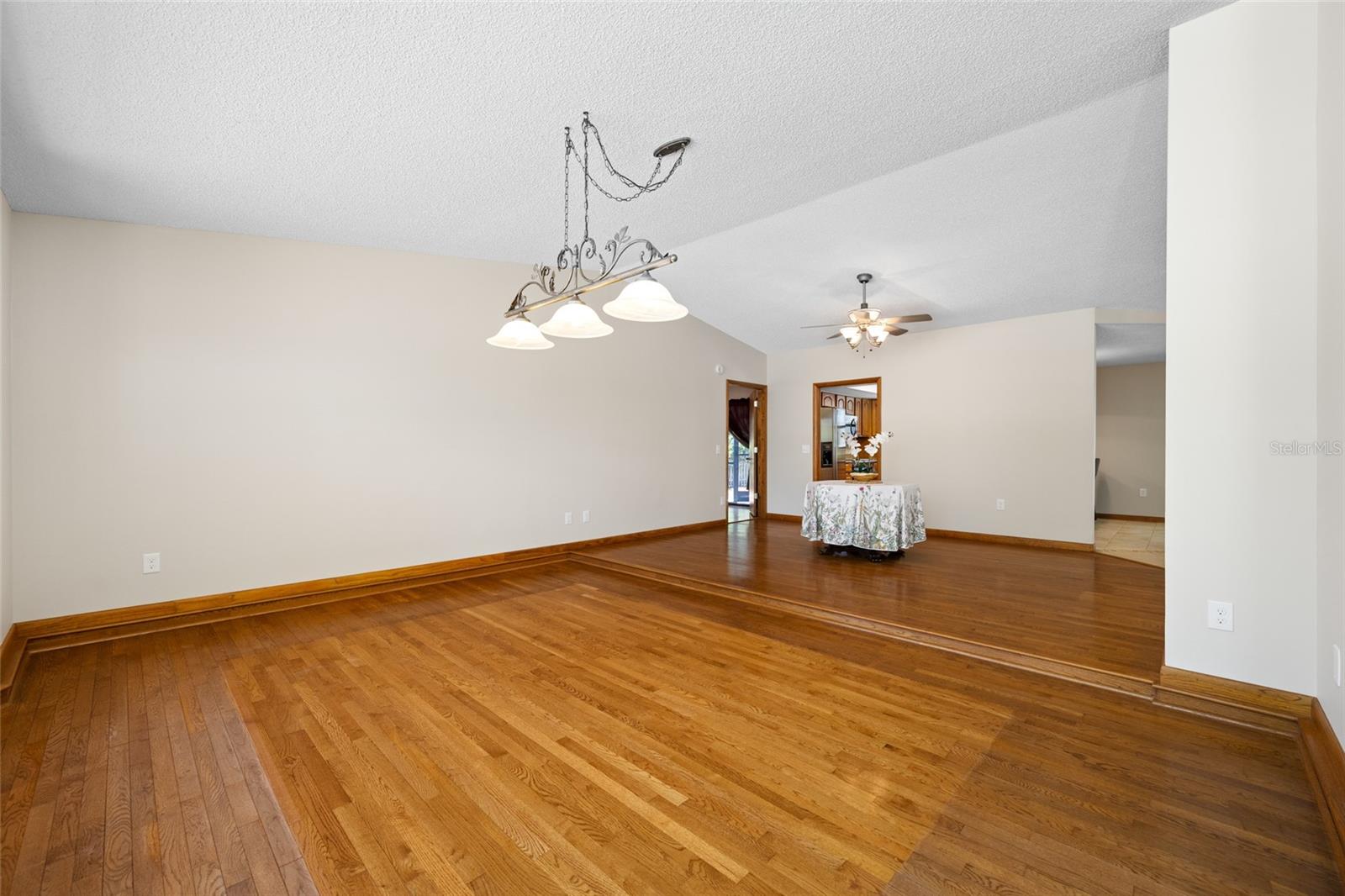 2409 OSPREY AVE — photo 4