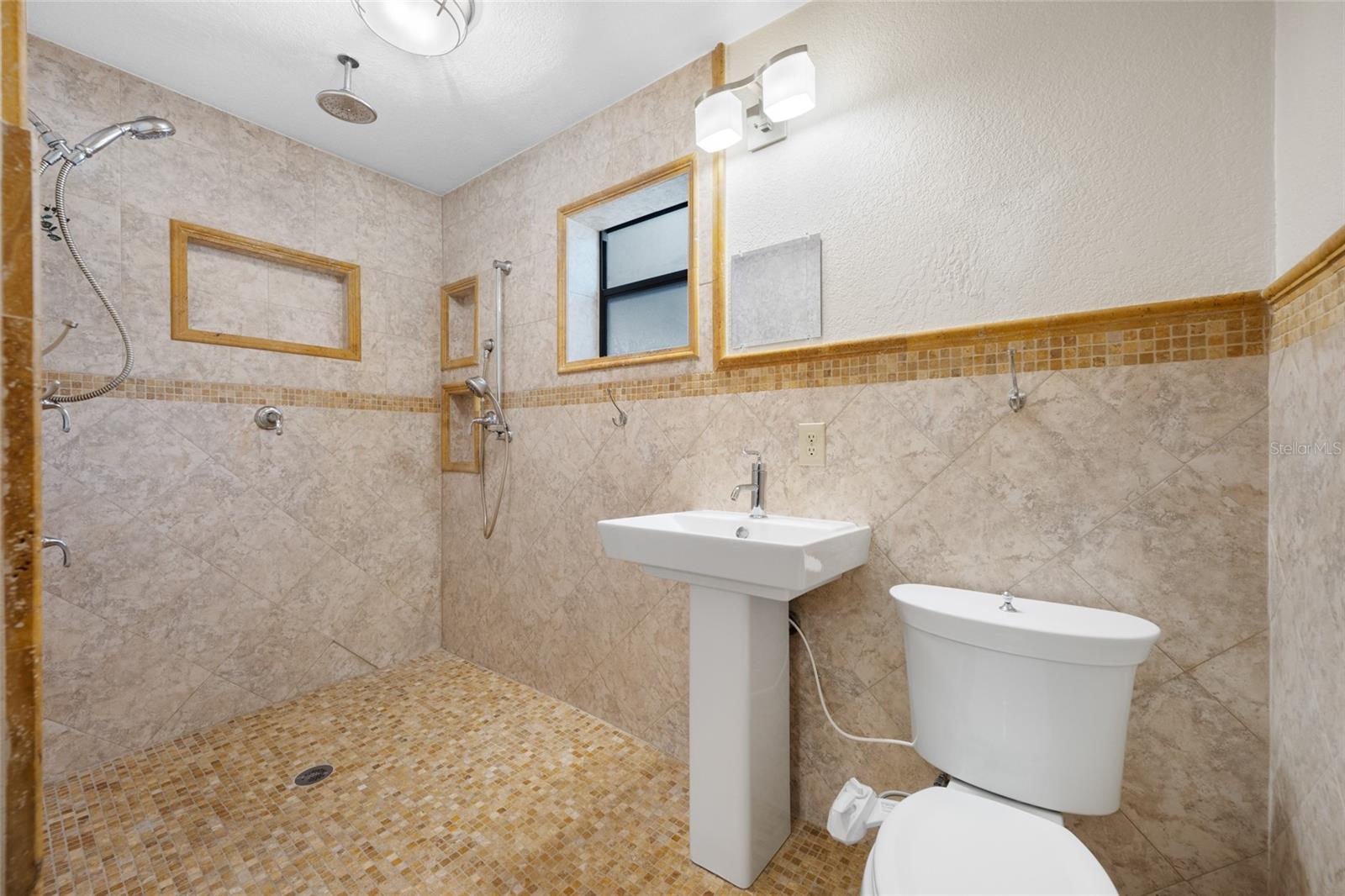 2409 OSPREY AVE — photo 26