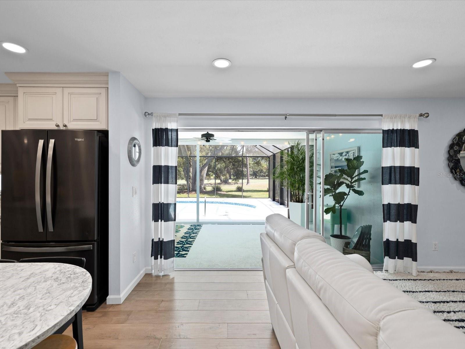 2285 WATROUS DR — photo 37
