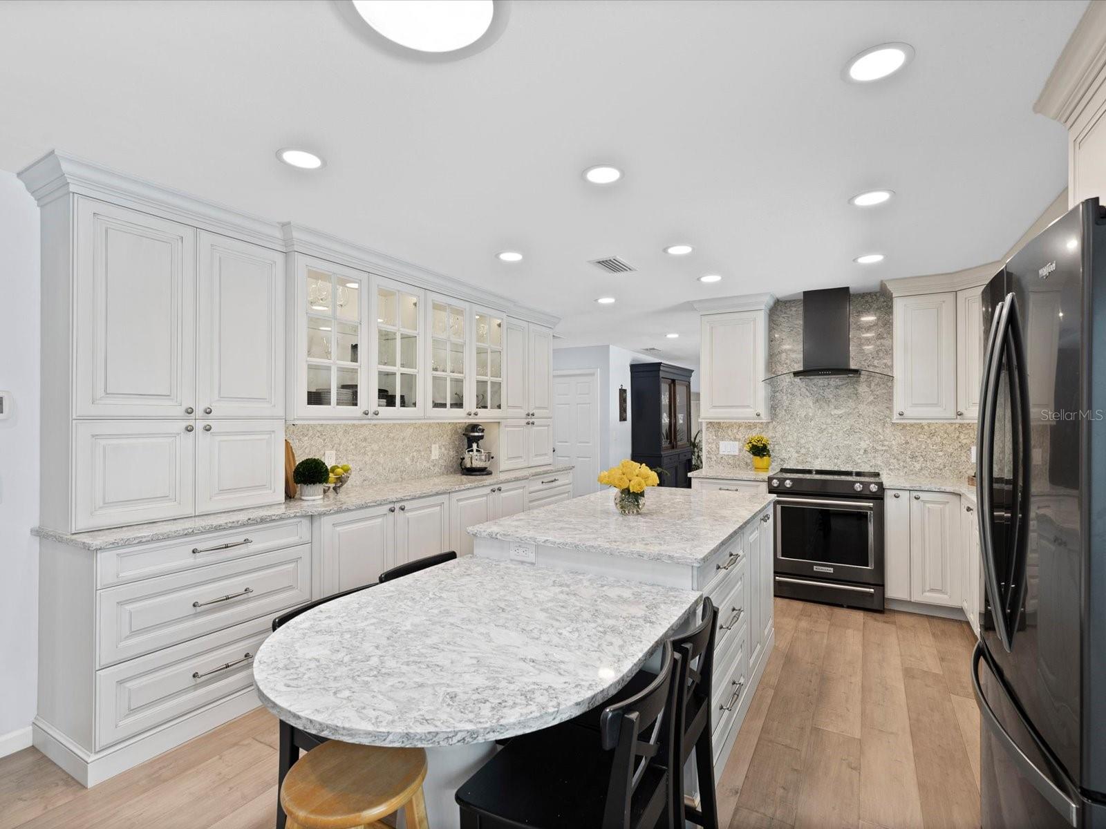 2285 WATROUS DR — photo 3