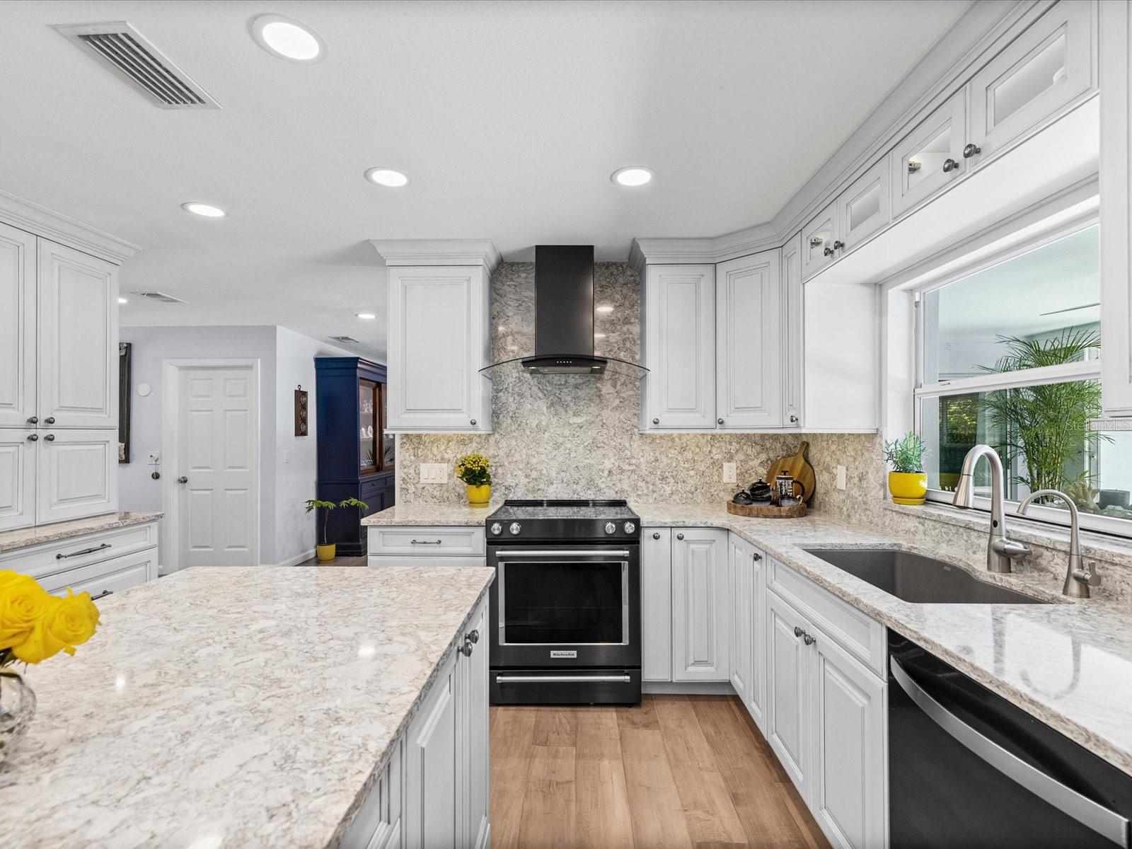2285 WATROUS DR — photo 23