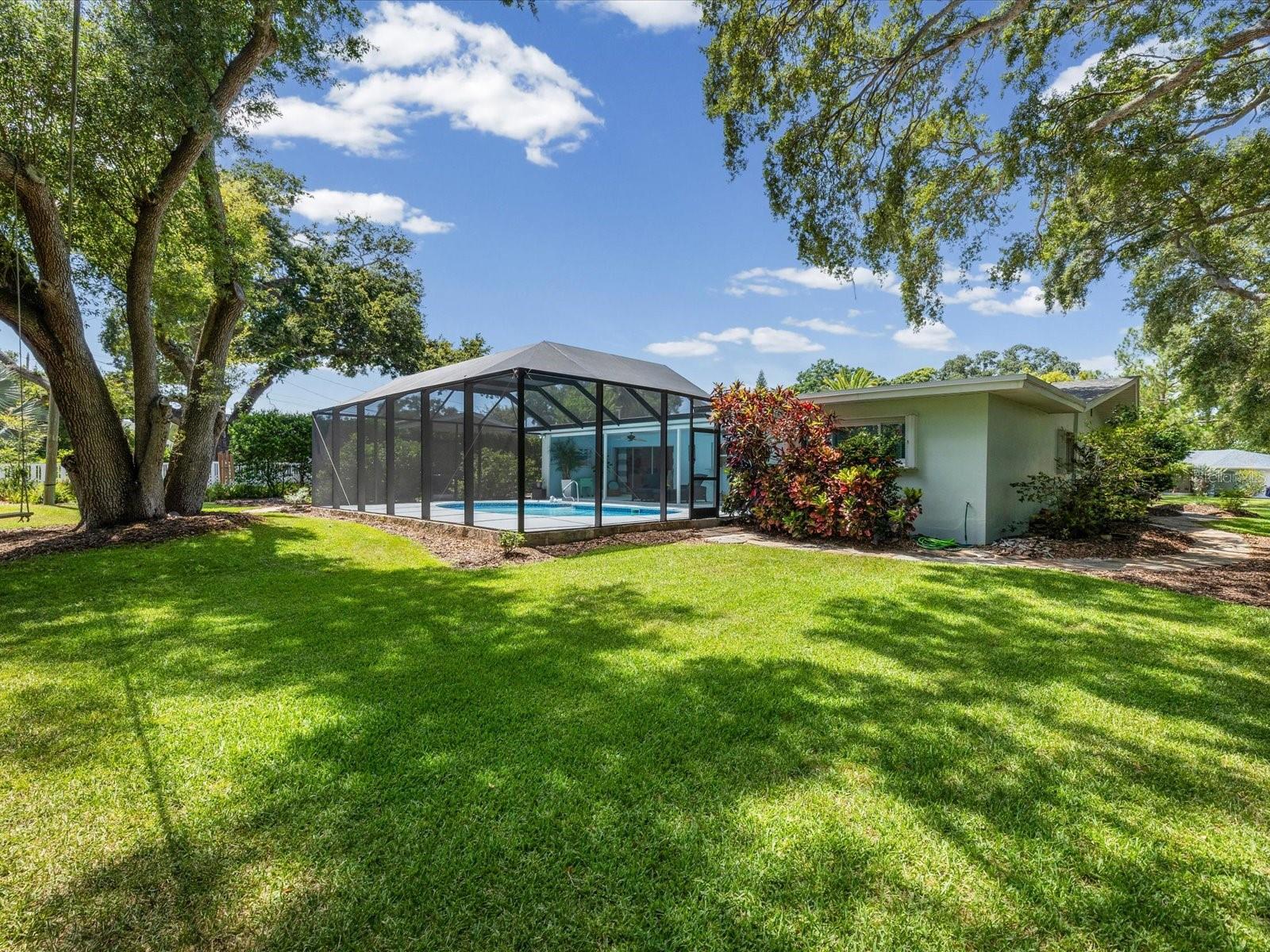 2285 WATROUS DR — photo 48