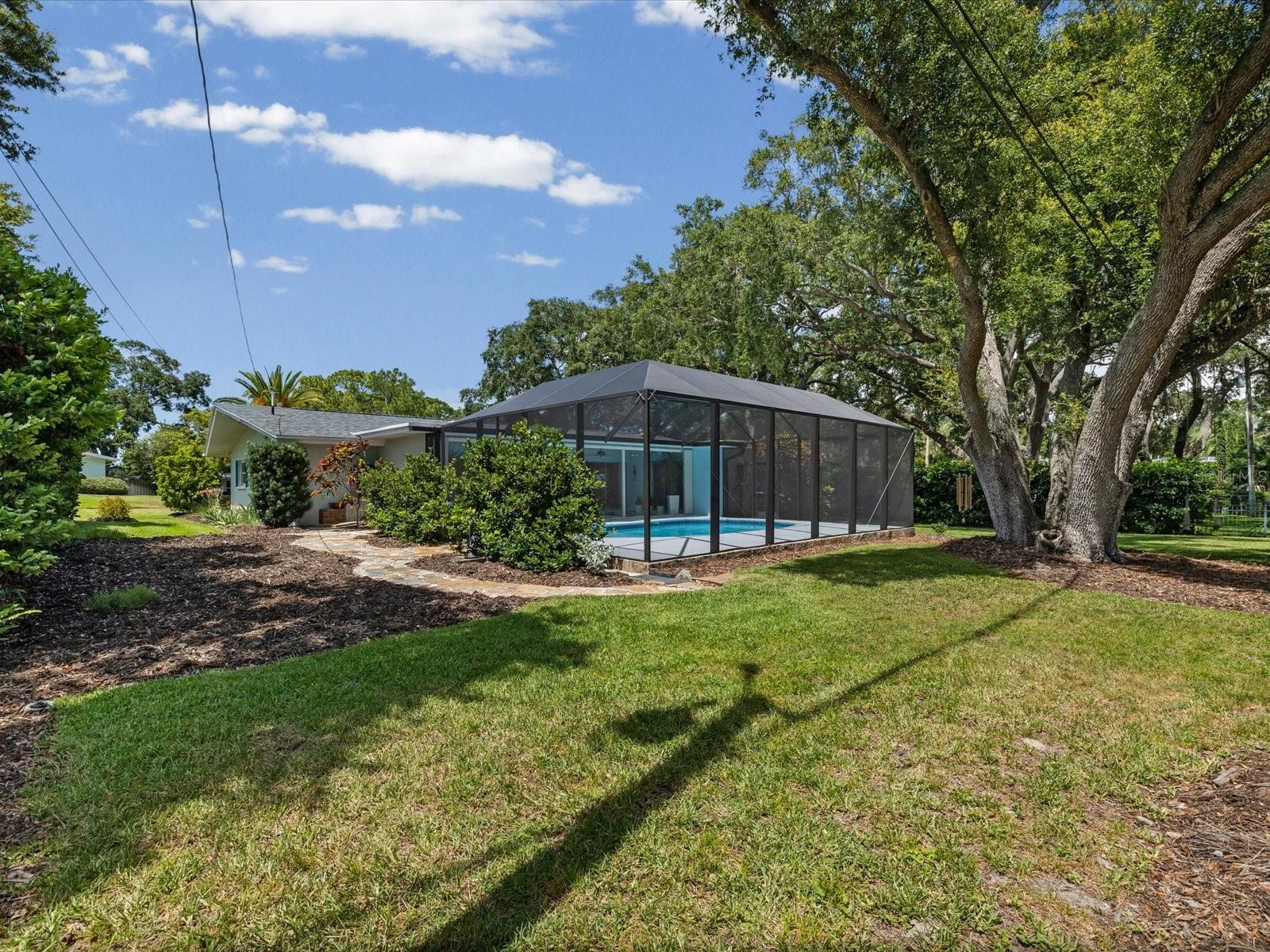 2285 WATROUS DR — photo 45