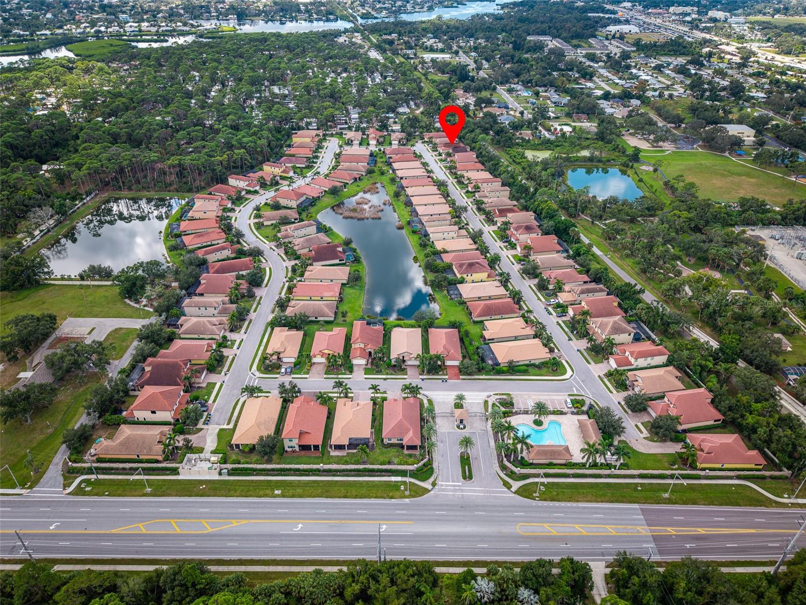 1015 BLUFFWOOD DR — photo 46