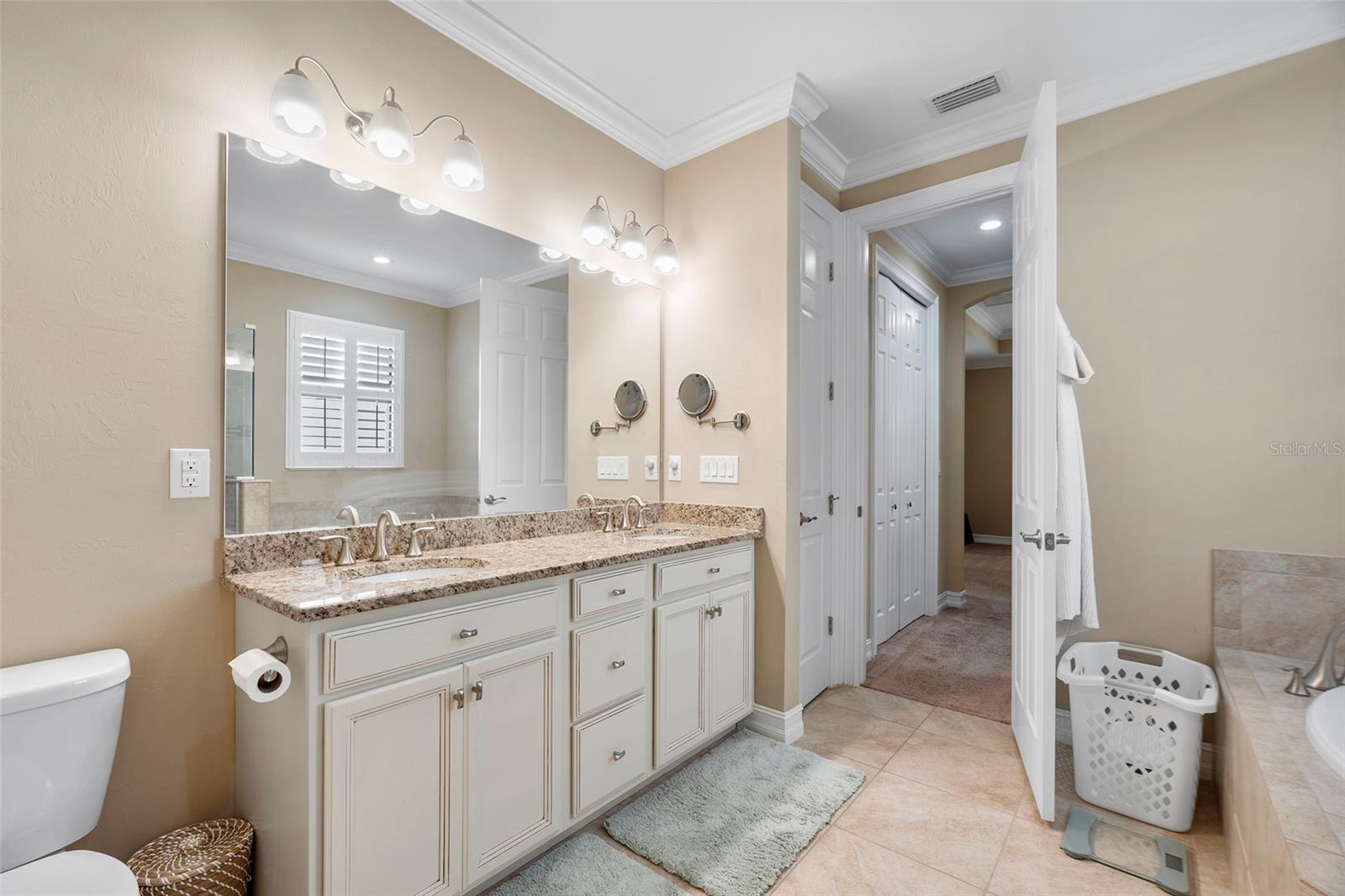 1015 BLUFFWOOD DR — photo 19