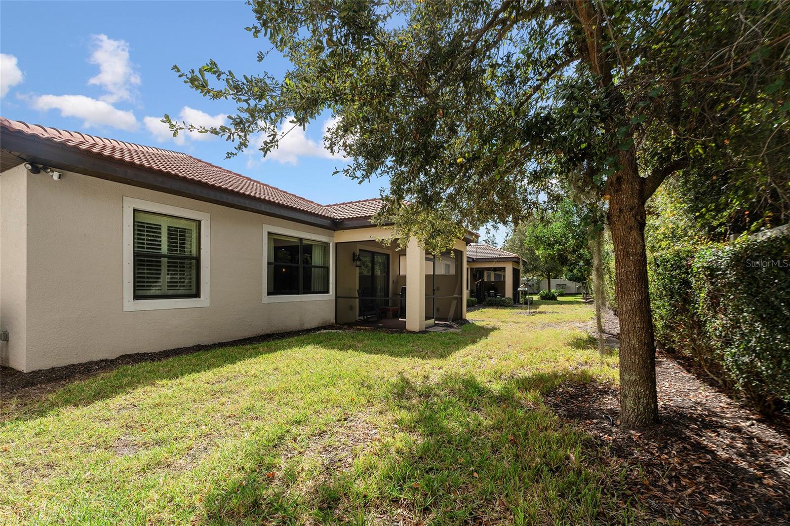 1015 BLUFFWOOD DR — photo 35