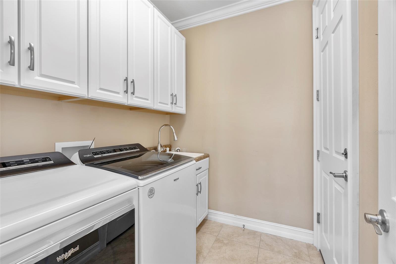 1015 BLUFFWOOD DR — photo 30