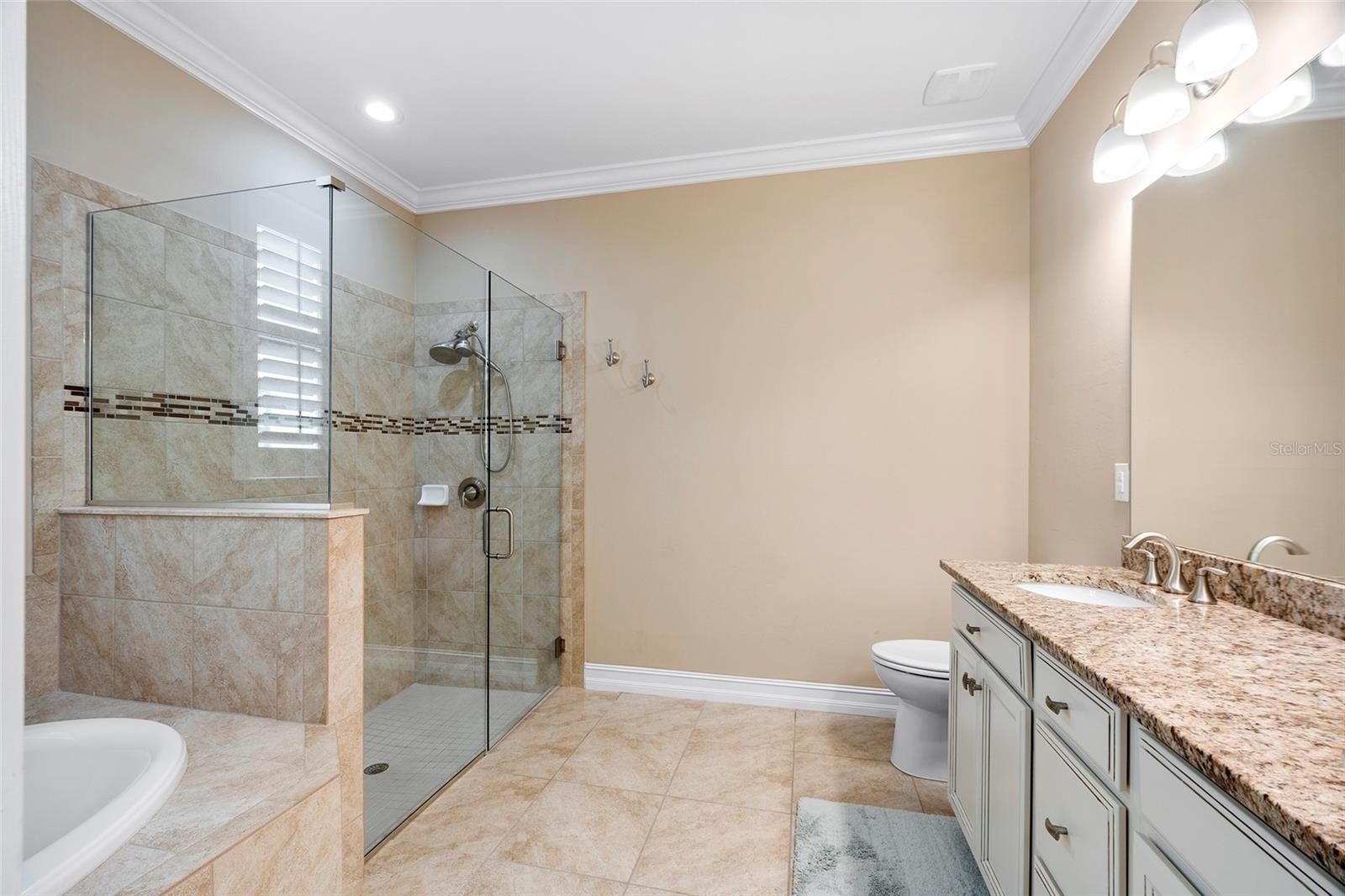 1015 BLUFFWOOD DR — photo 18