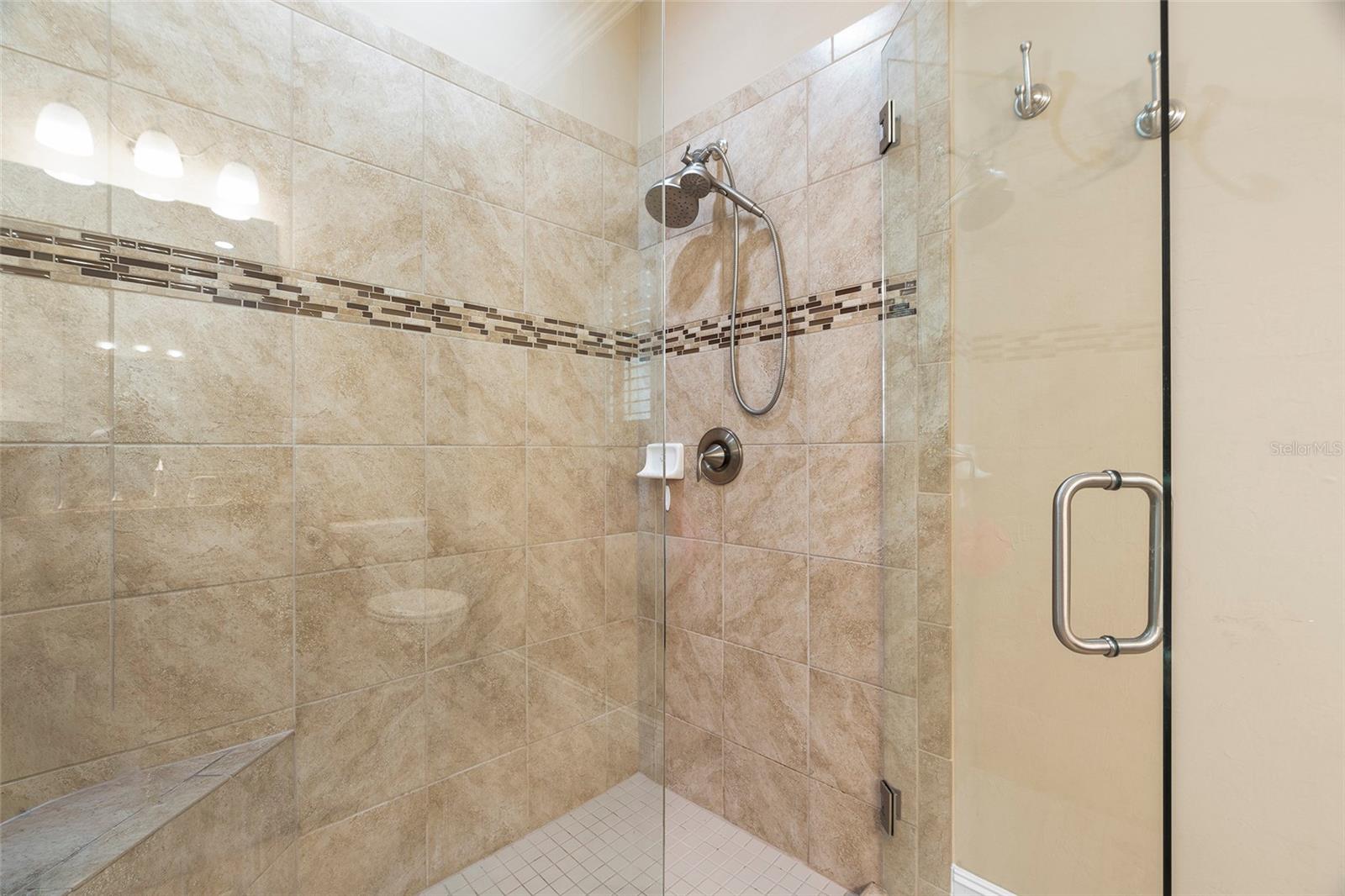 1015 BLUFFWOOD DR — photo 21