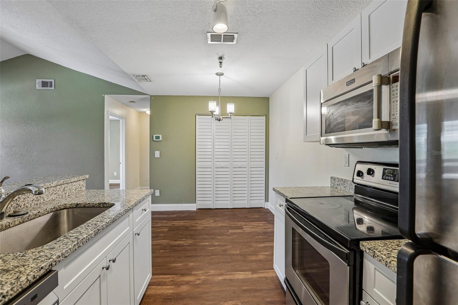 10263 GANDY BLVD N #406 — photo 8