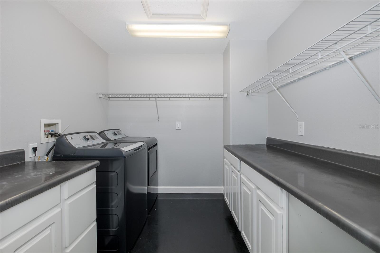 2989 ESTANCIA PL — photo 38