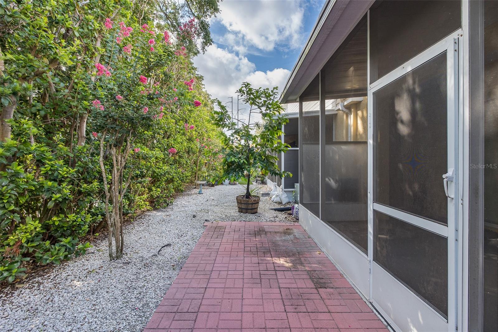 2989 ESTANCIA PL — photo 39