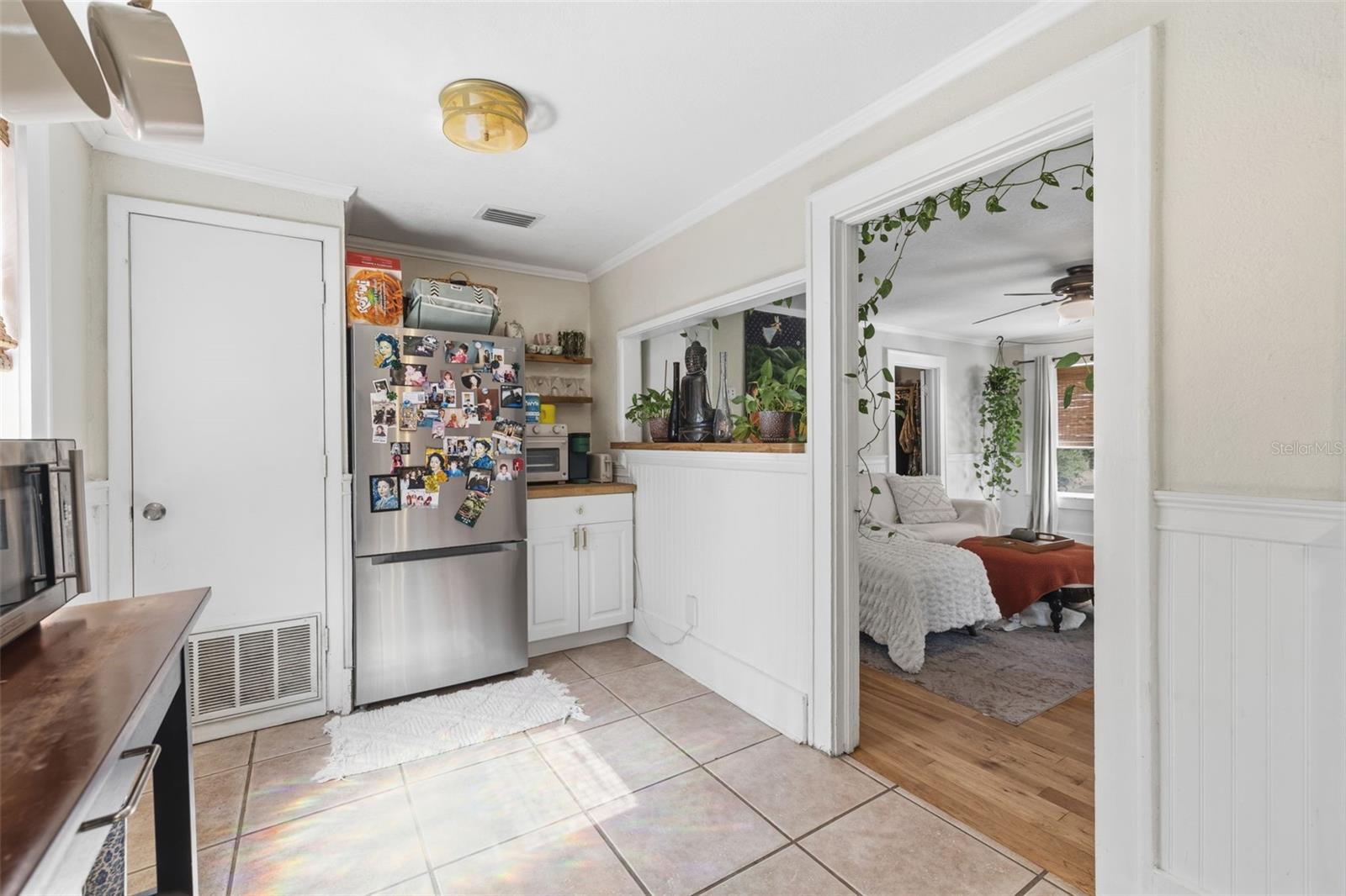 236 W NORTH ST — photo 39