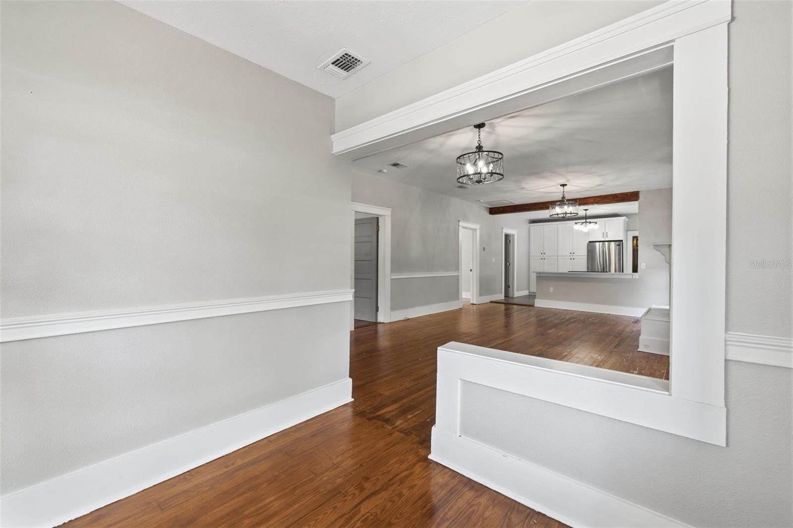 236 W NORTH ST — photo 3