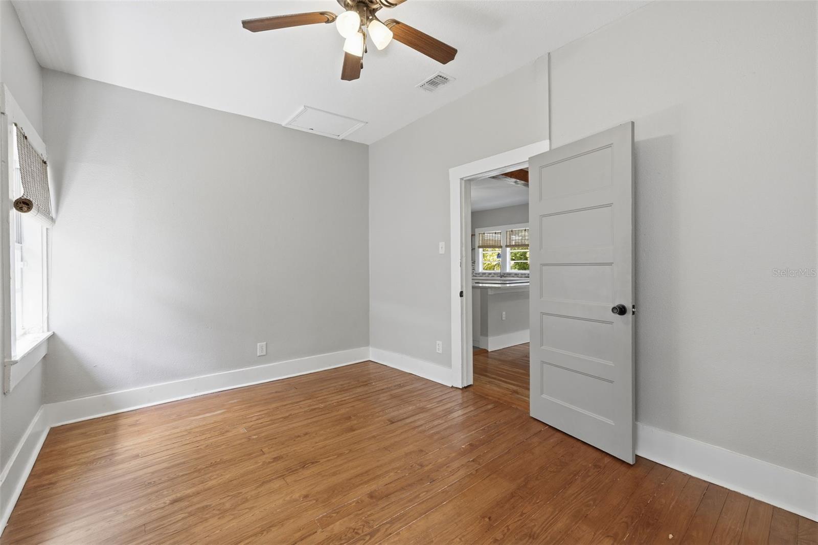 236 W NORTH ST — photo 19