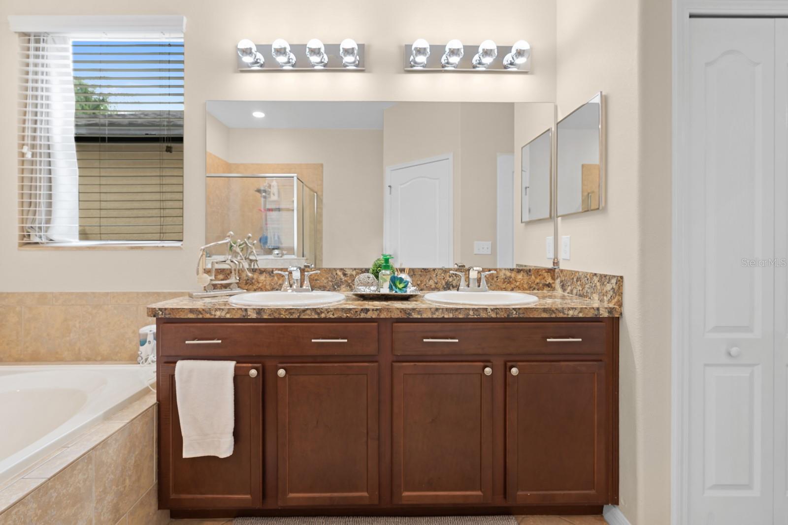 13216 WELLINGTON HILLS DR — photo 39