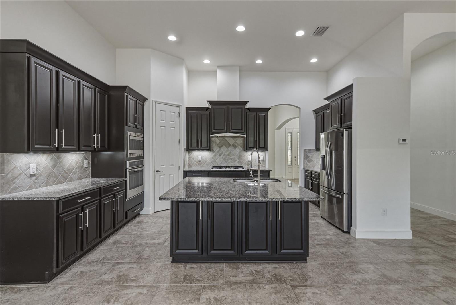 5904 SHELL RIDGE DR — photo 37