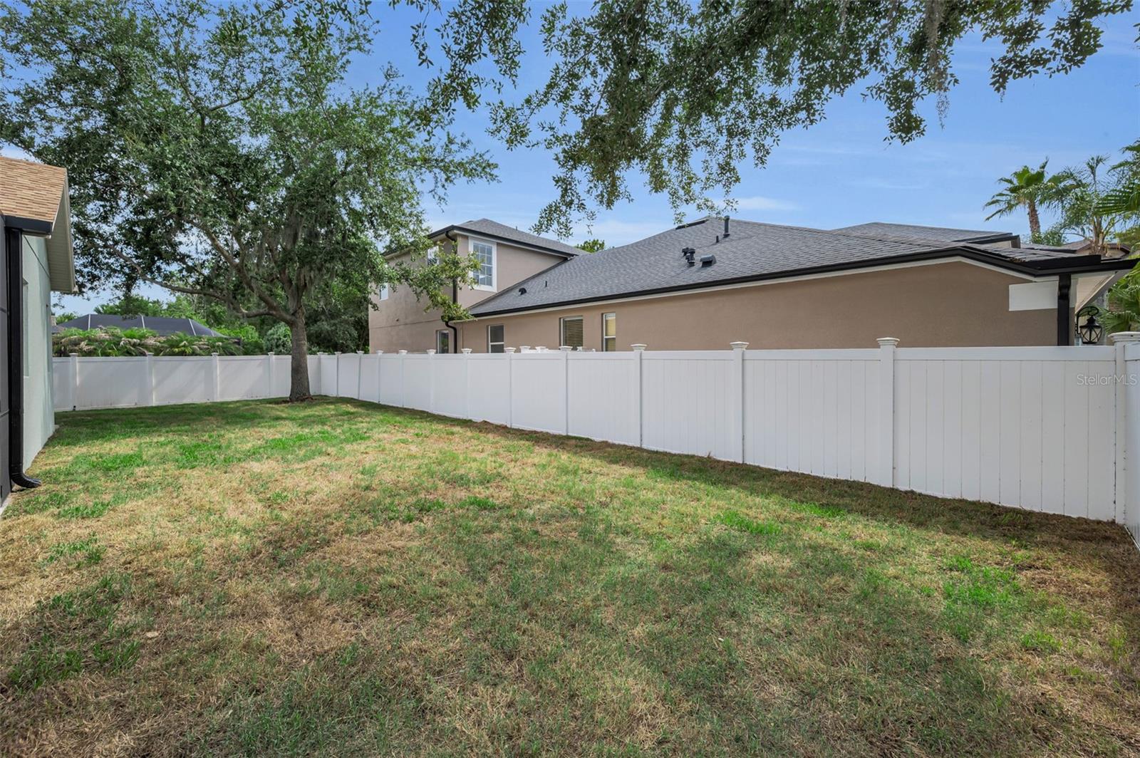 1629 SALMONBERRY ST — photo 54