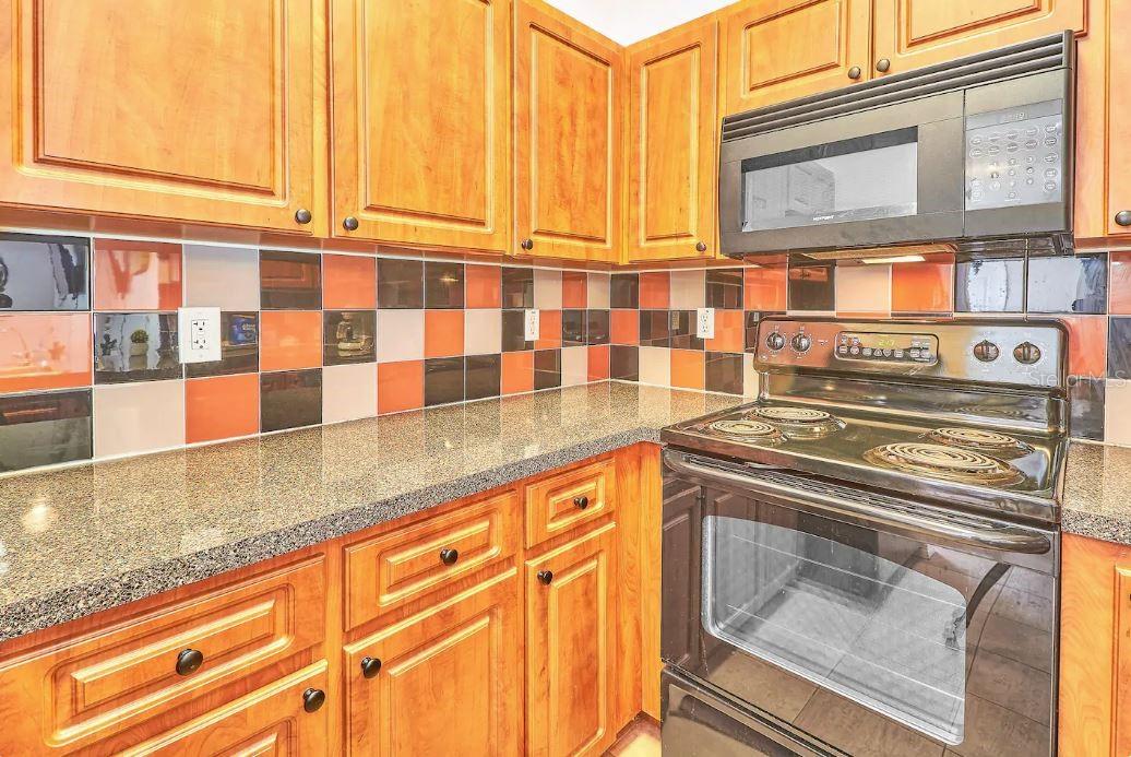 800 E BAKER ST — photo 3