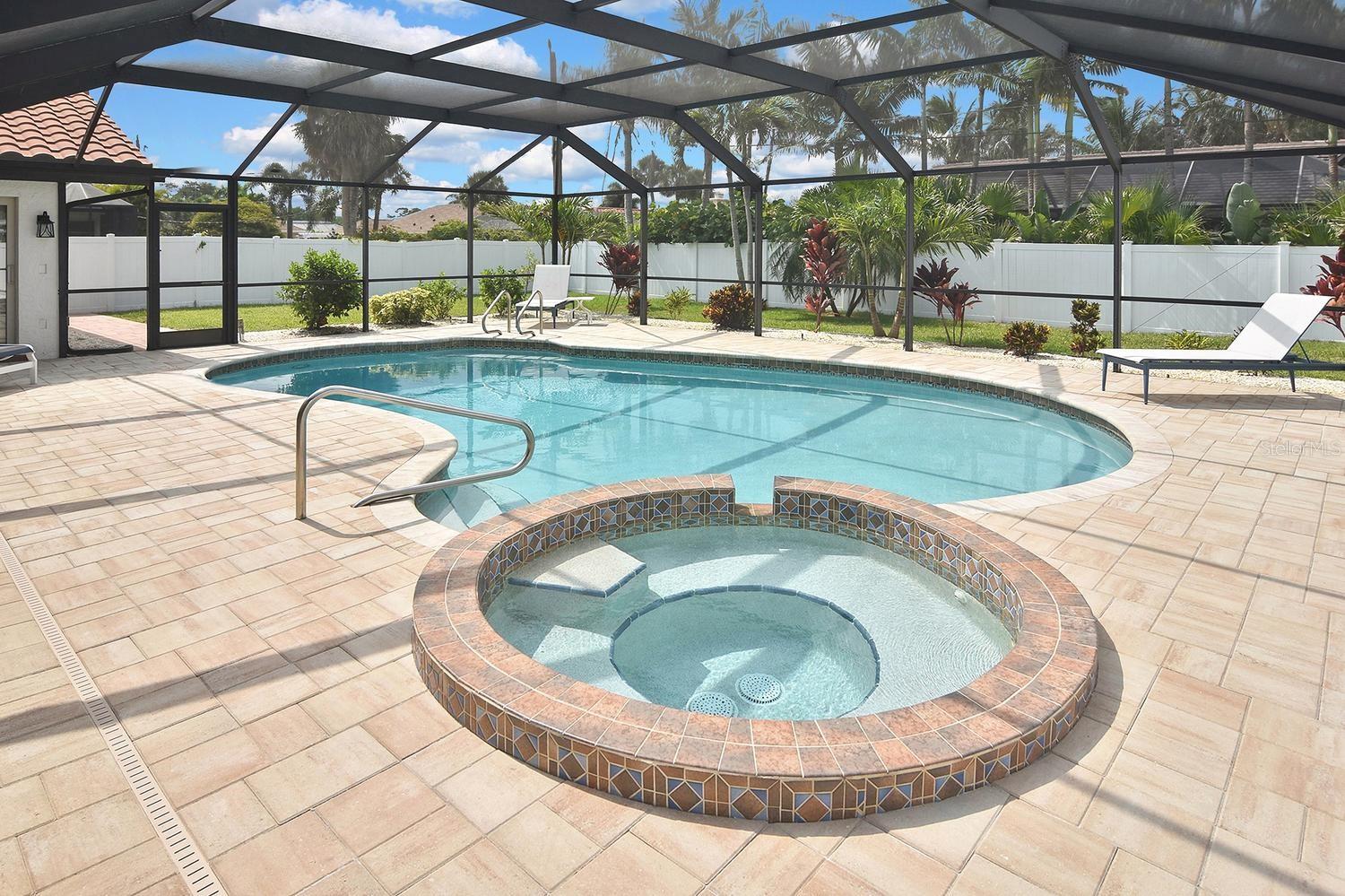 429 DARLING DR — photo 44