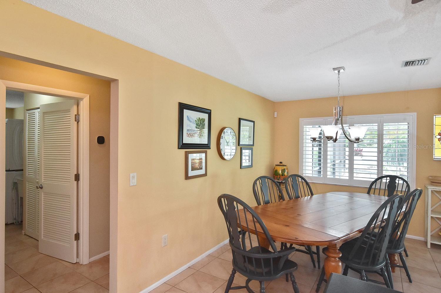 429 DARLING DR — photo 19