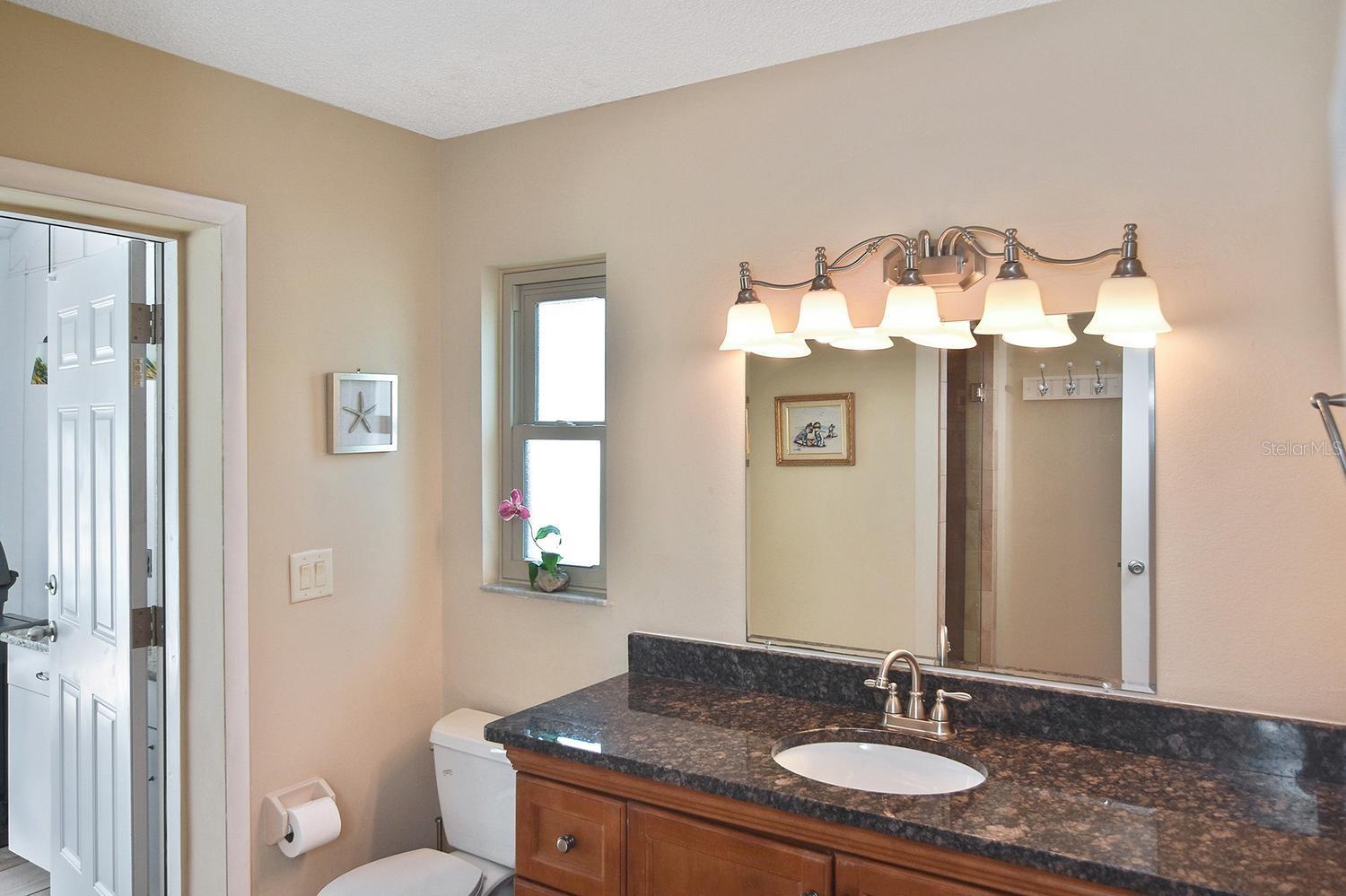 429 DARLING DR — photo 32