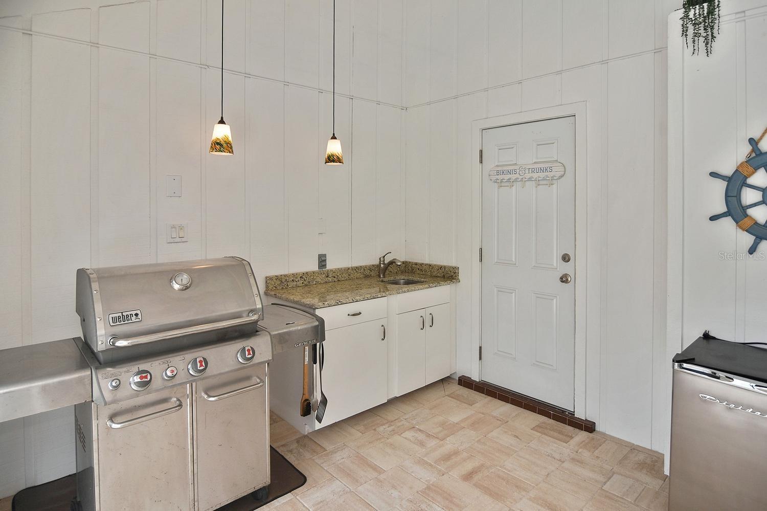 429 DARLING DR — photo 42