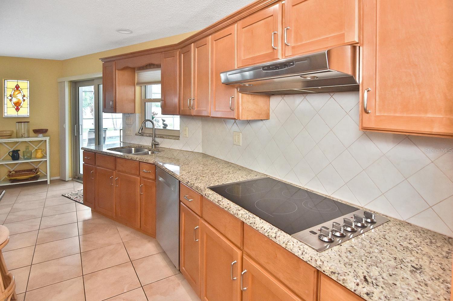 429 DARLING DR — photo 16