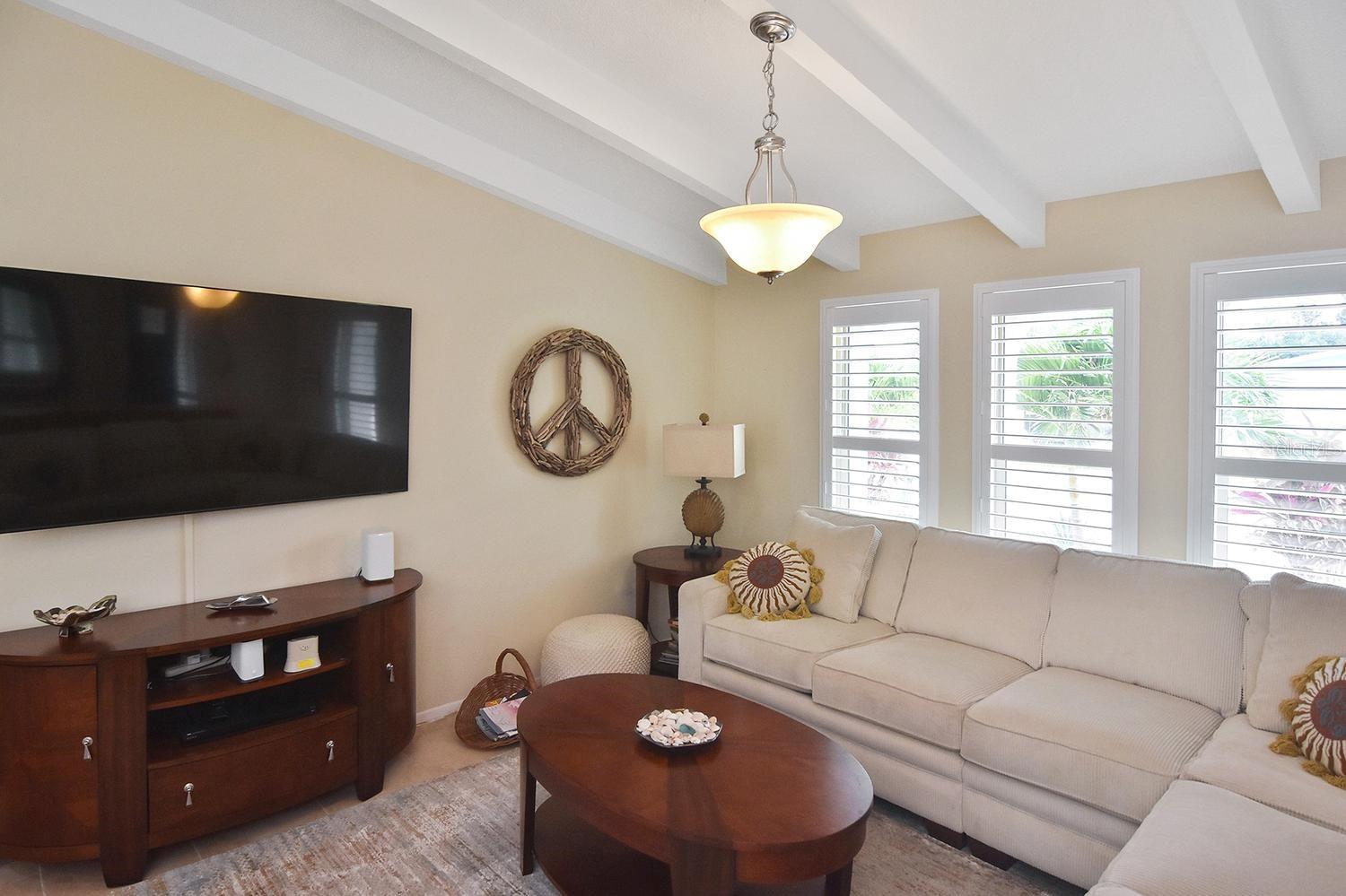 429 DARLING DR — photo 6