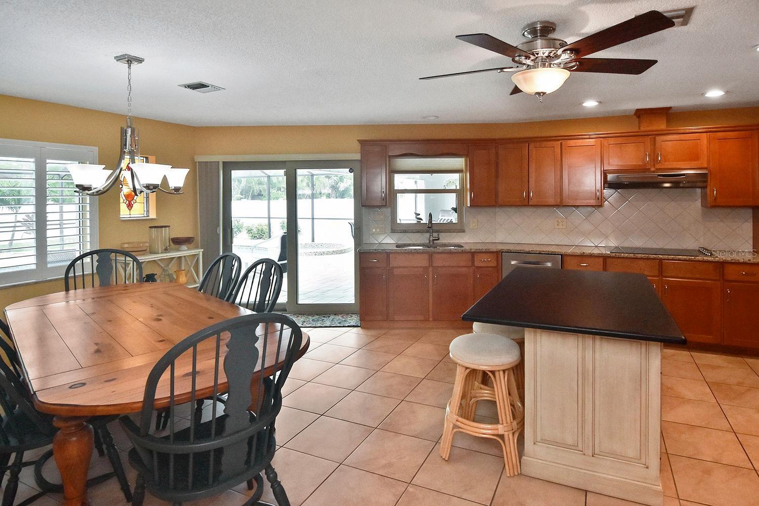 429 DARLING DR — photo 20