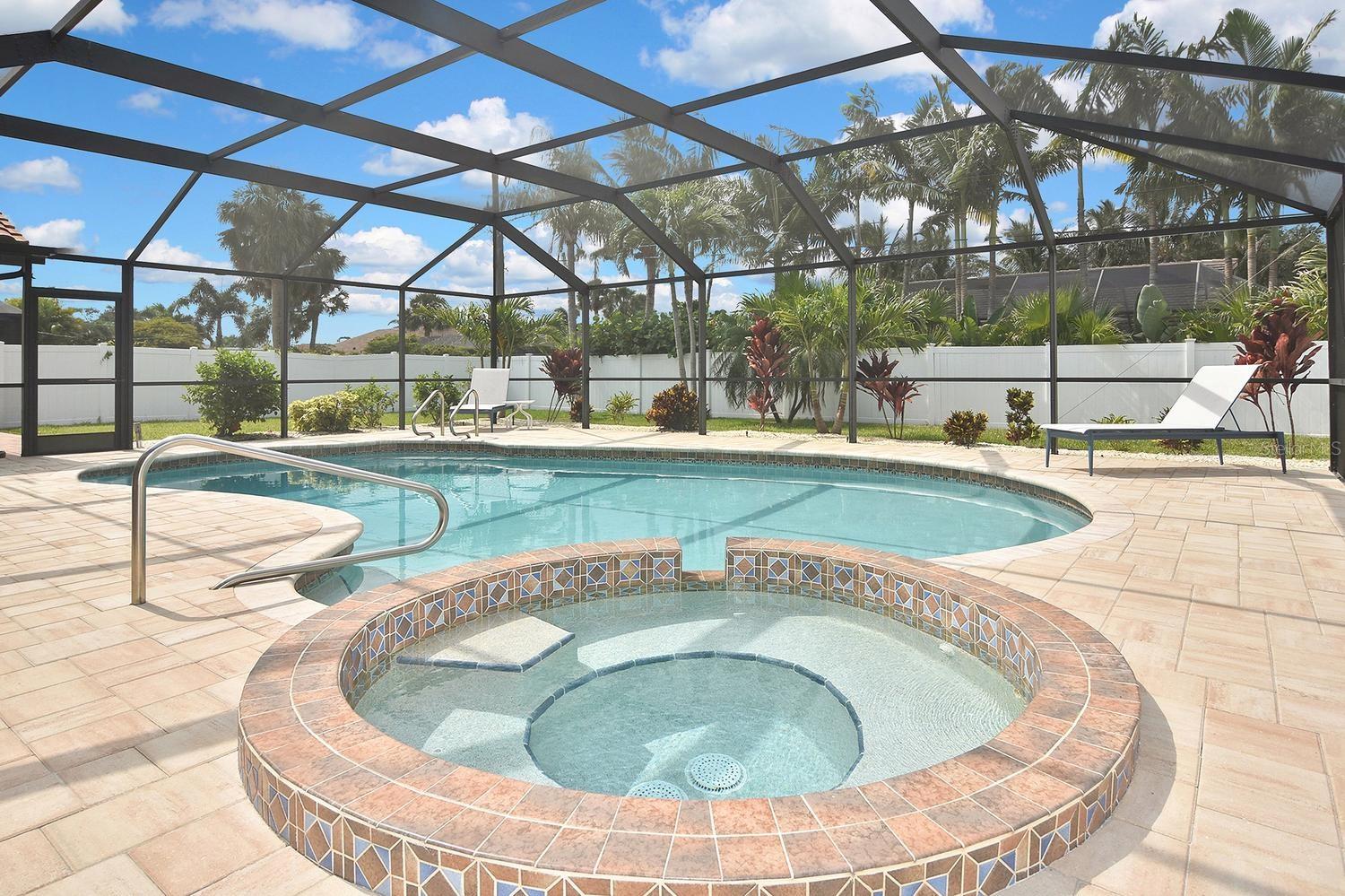 429 DARLING DR — photo 45