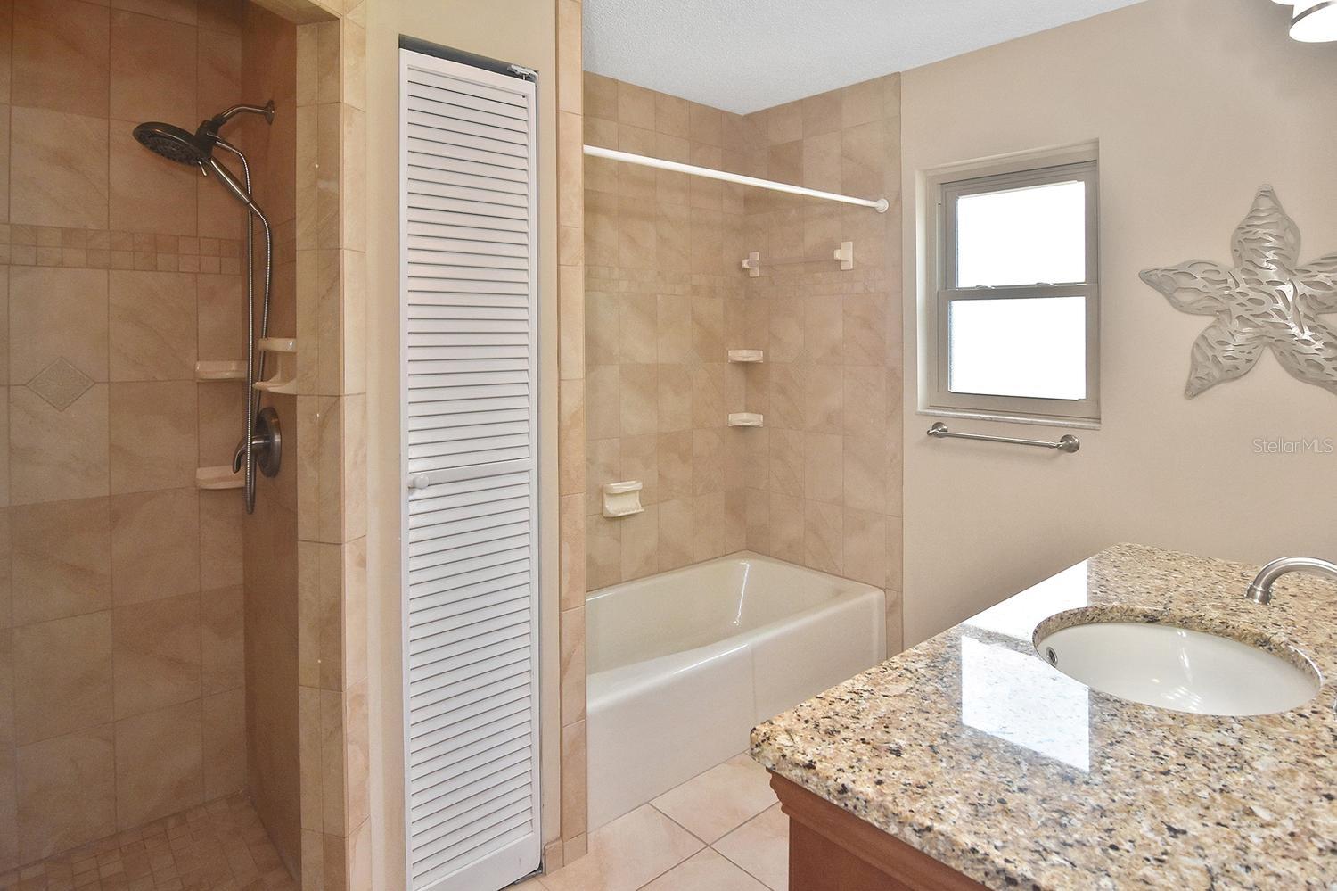 429 DARLING DR — photo 26