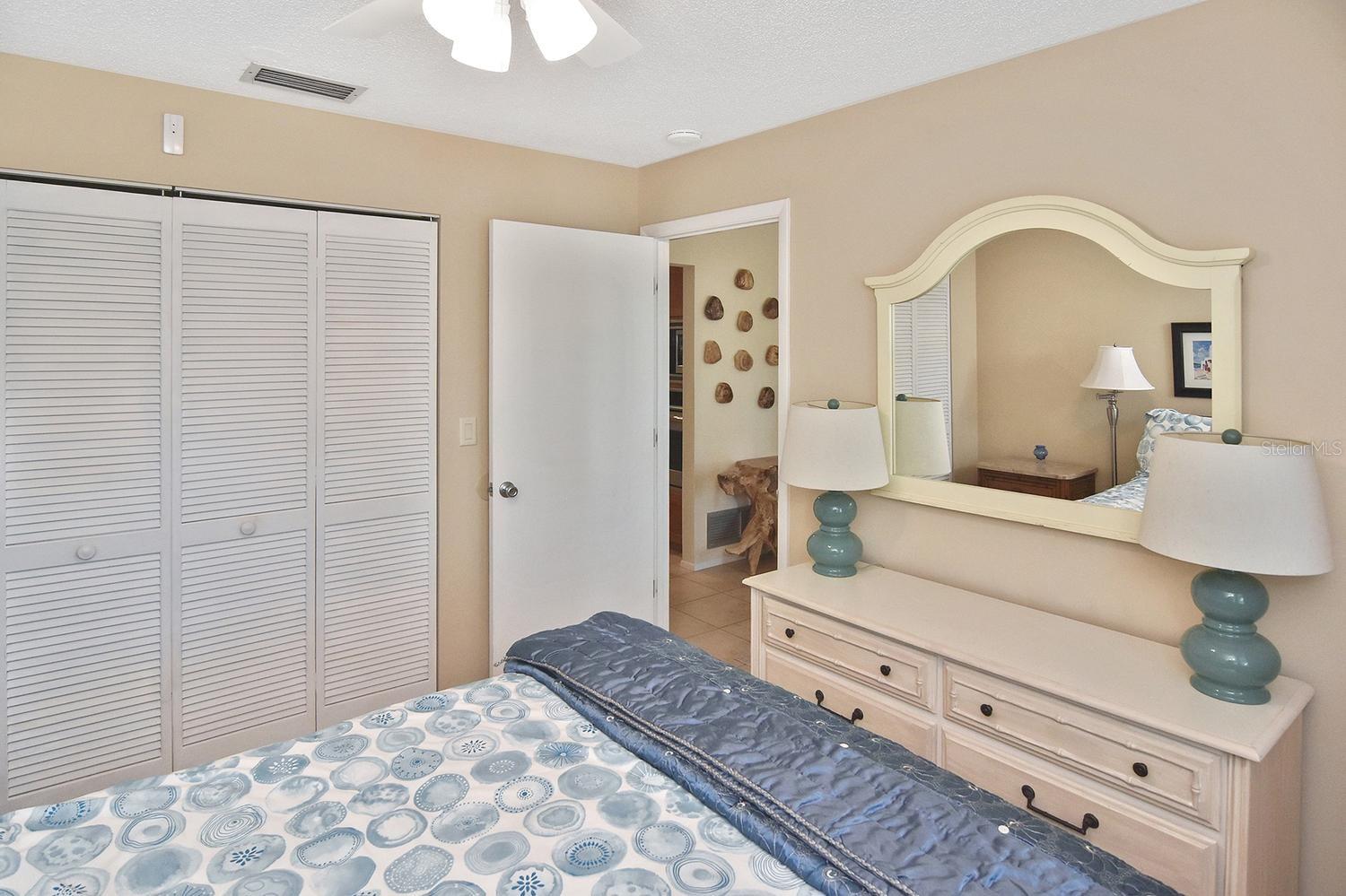 429 DARLING DR — photo 36