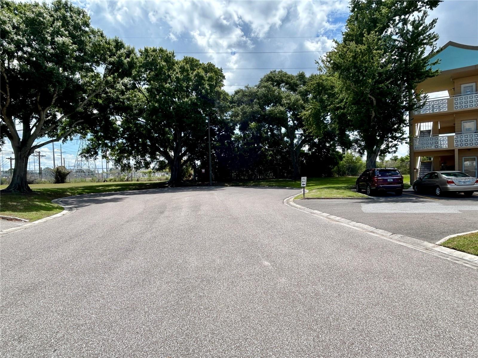 2467 FINLANDIA LN #27 — photo 32