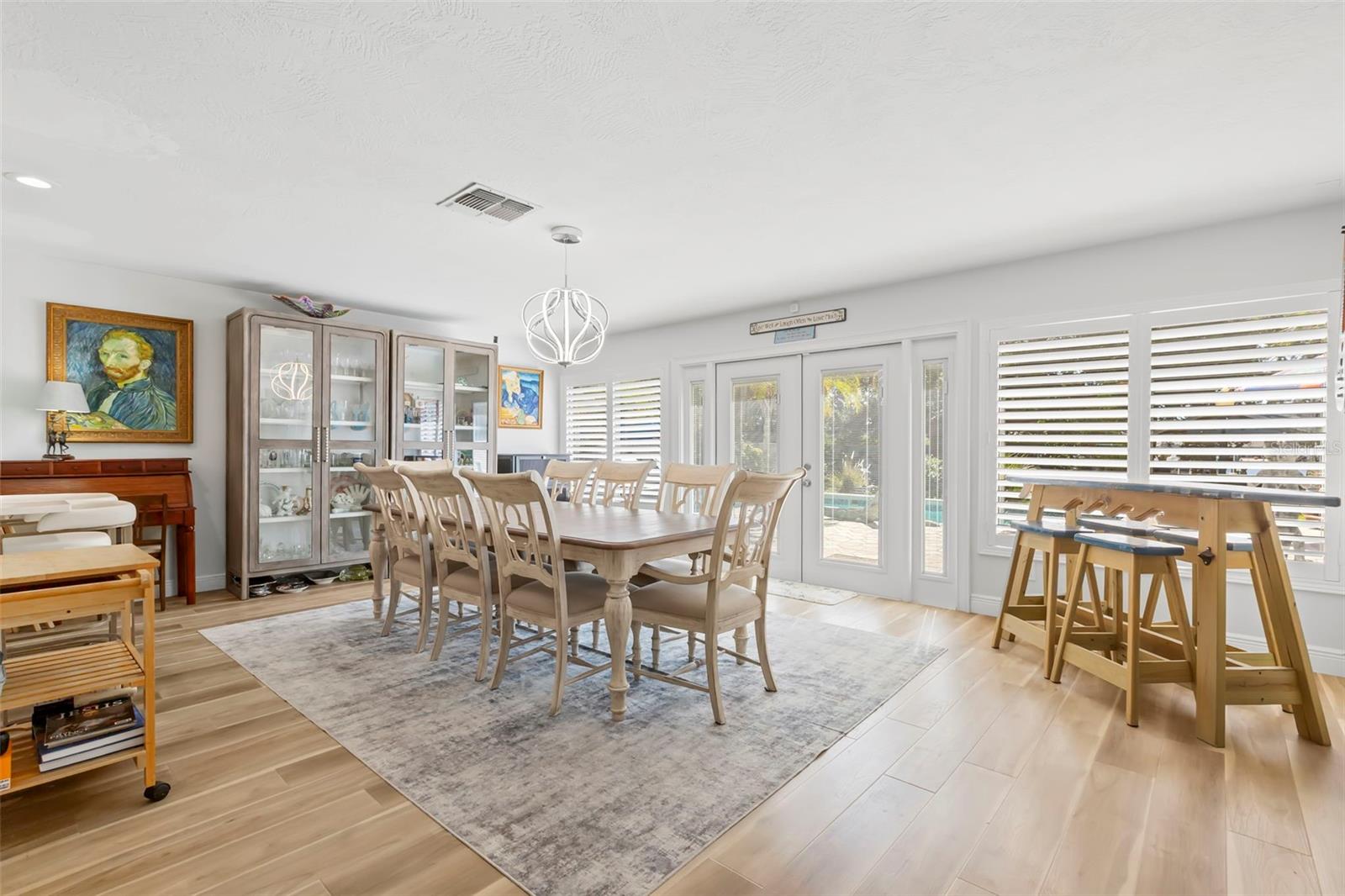 121 CARLYLE DR — photo 38