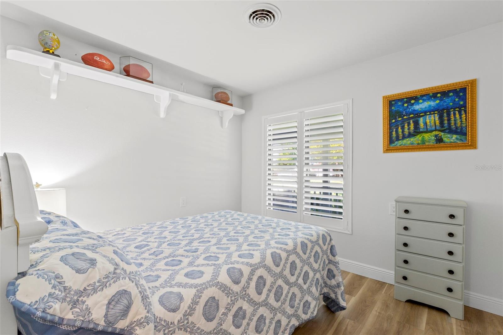 121 CARLYLE DR — photo 52