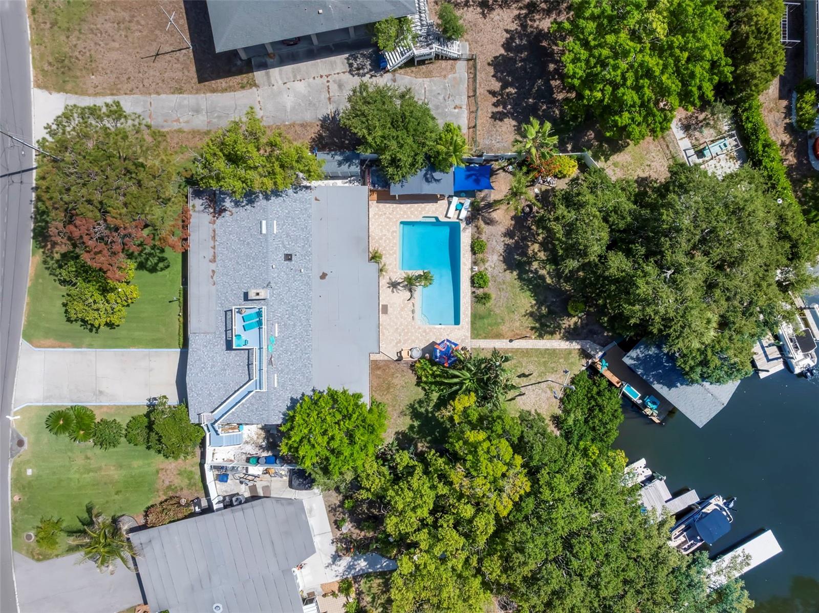 121 CARLYLE DR — photo 11