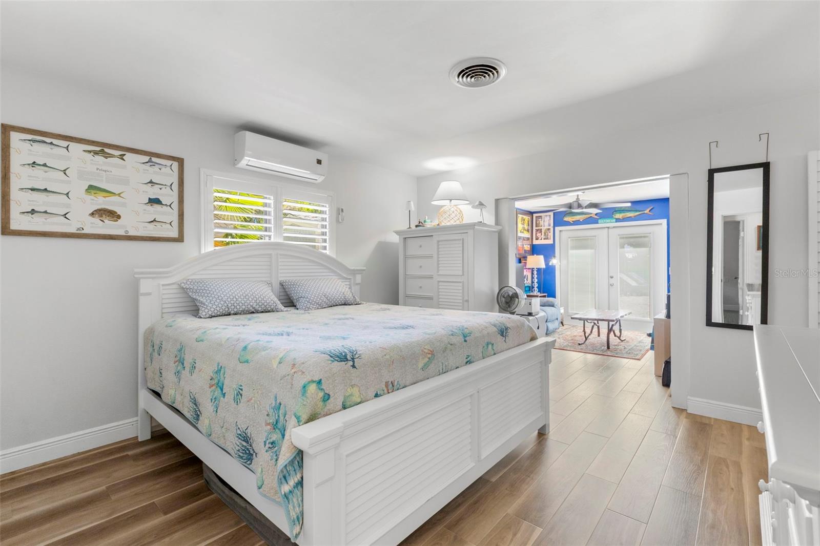 121 CARLYLE DR — photo 46
