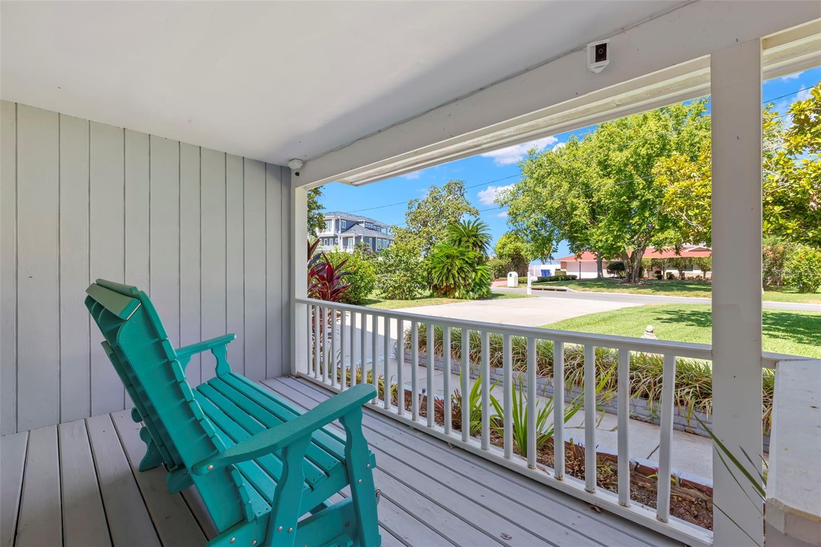 121 CARLYLE DR — photo 32