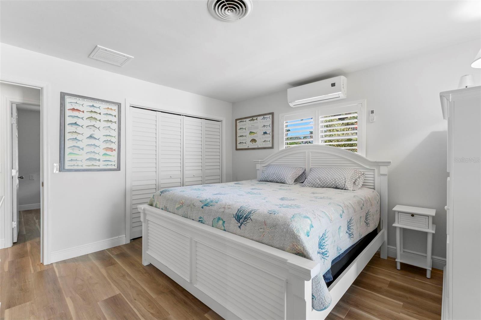 121 CARLYLE DR — photo 45