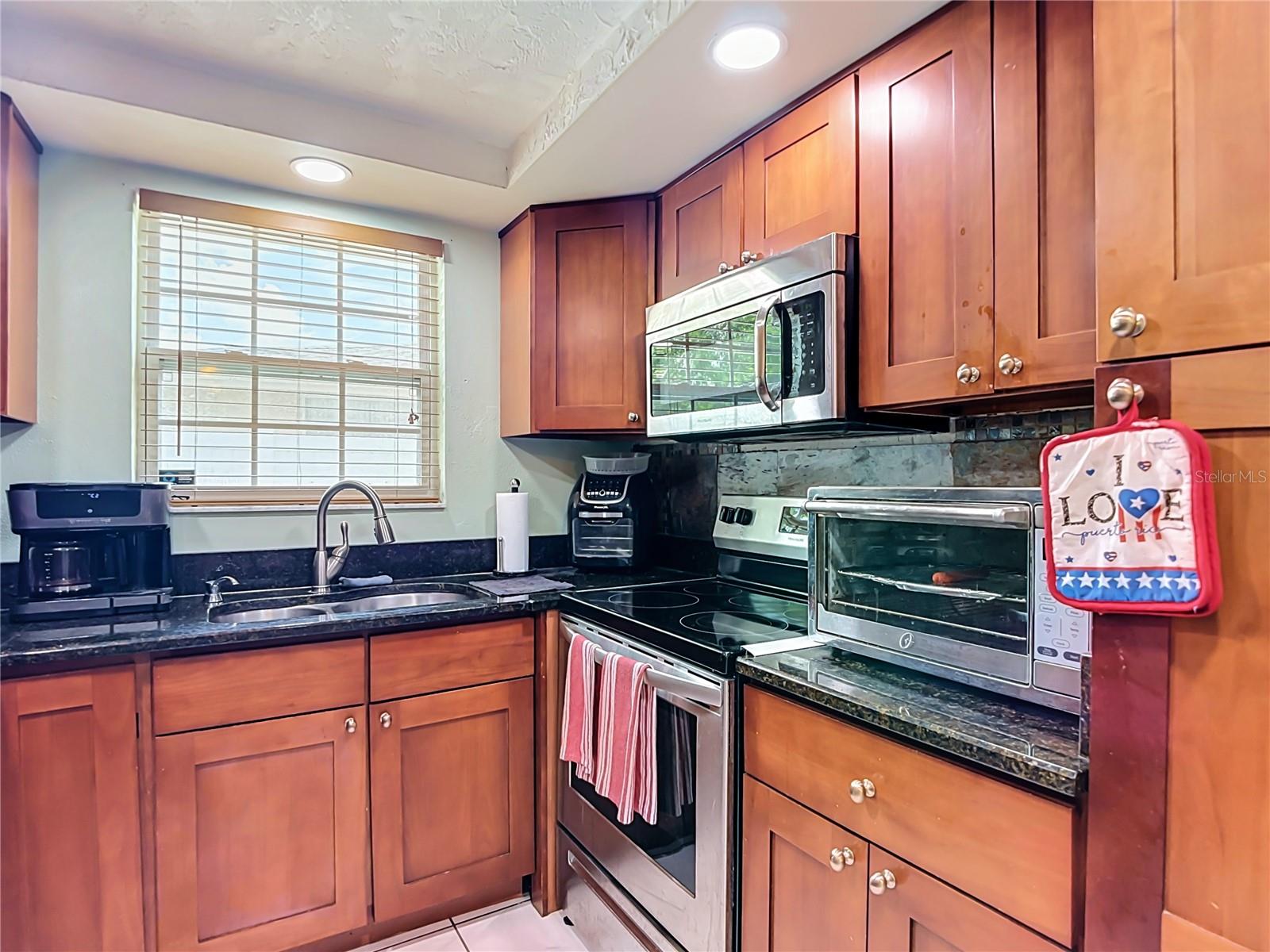 8944 LEDGESTONE LN — photo 14