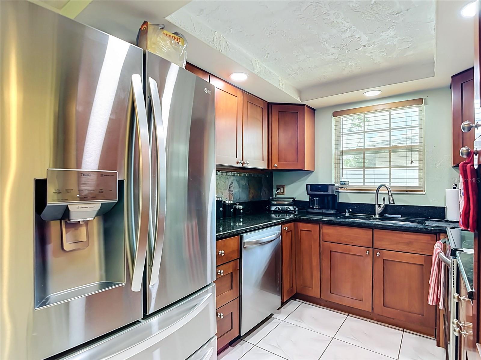 8944 LEDGESTONE LN — photo 16