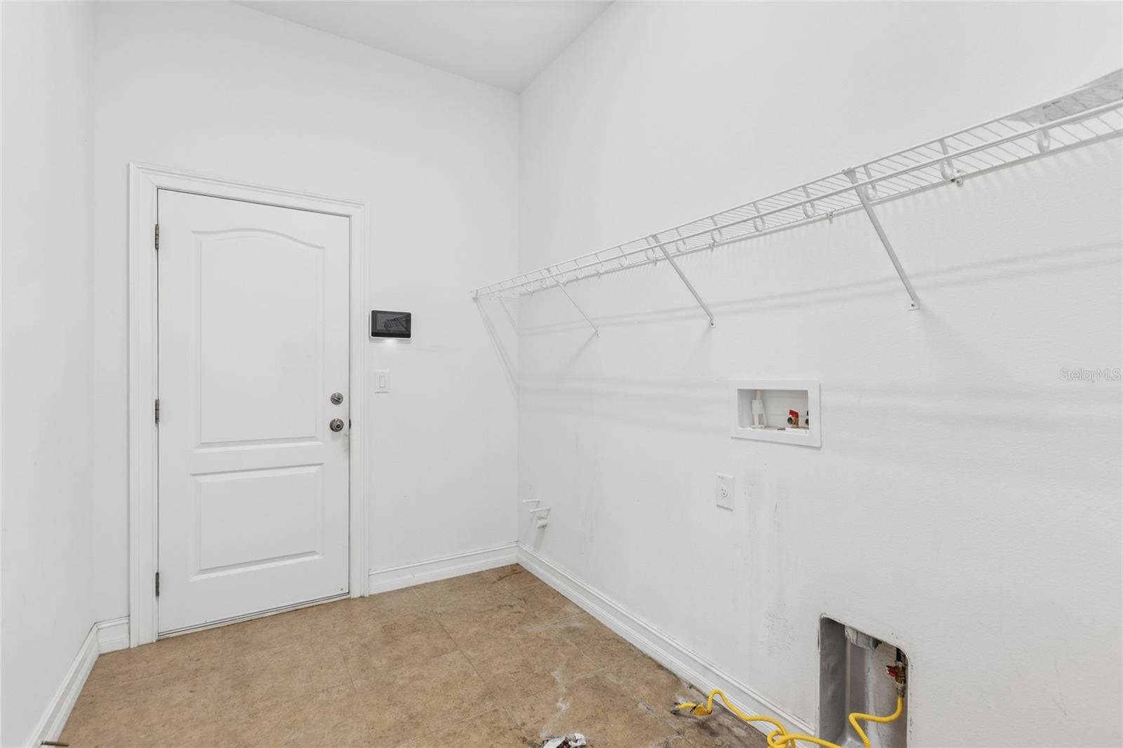 7013 ARTESIAN CT — photo 32