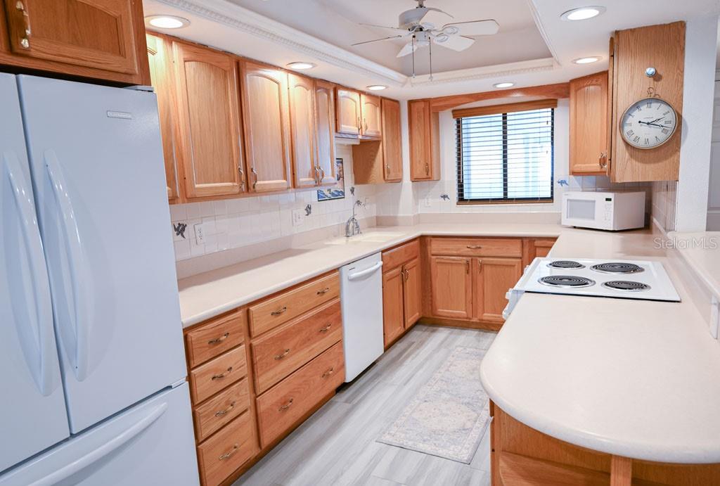 1100 BENJAMIN FRANKLIN DR #502 — photo 7