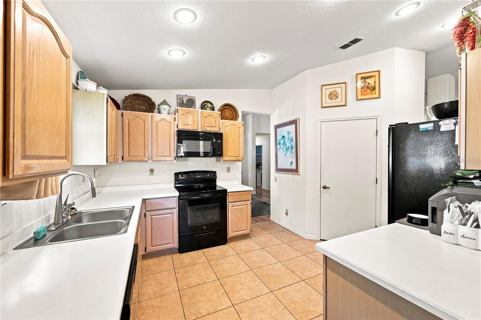 1469 RIVERDALE DR — photo 21