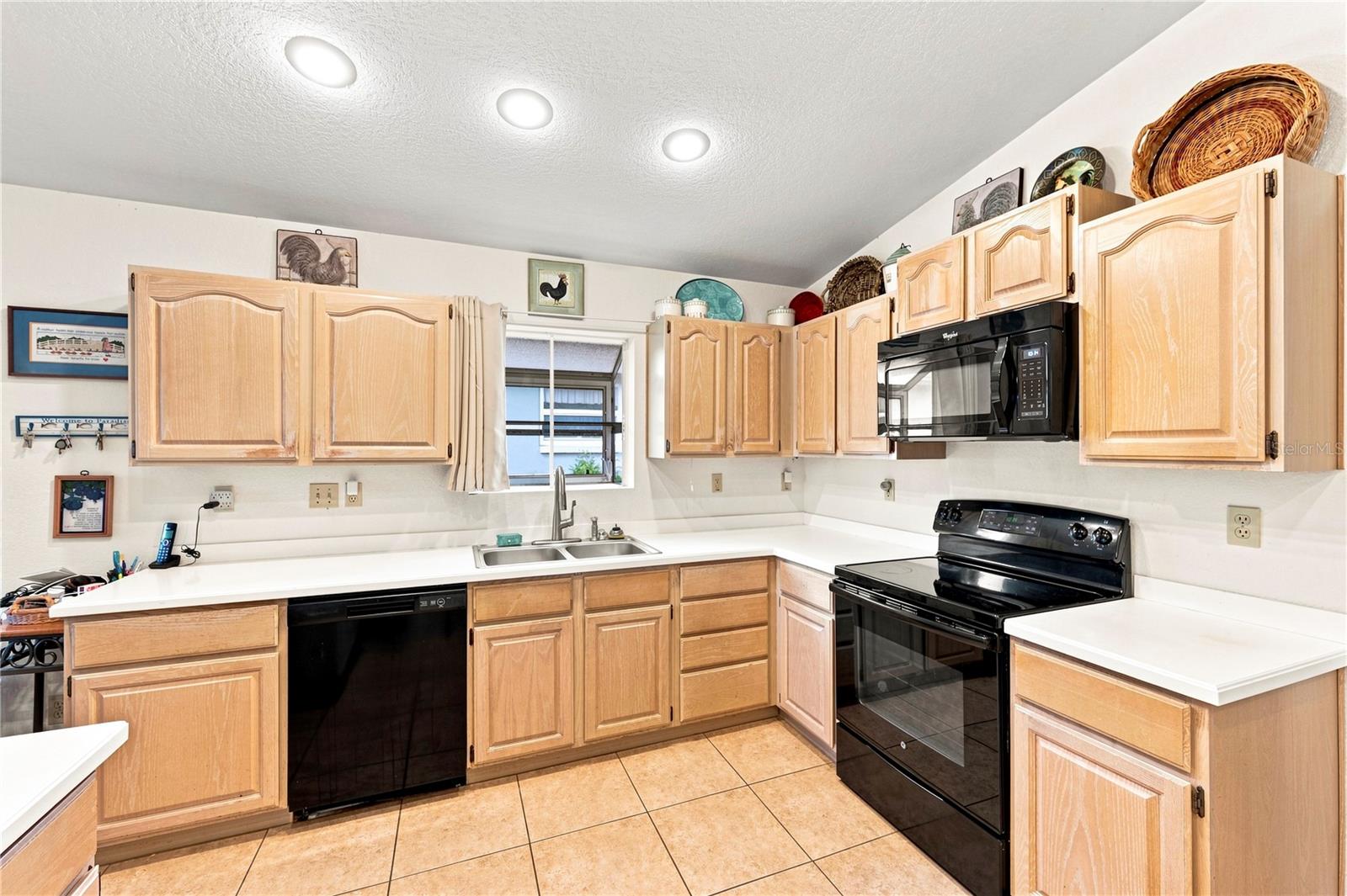 1469 RIVERDALE DR — photo 22