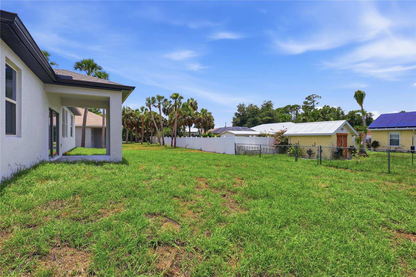 1211 S SAN MATEO DR — photo 5